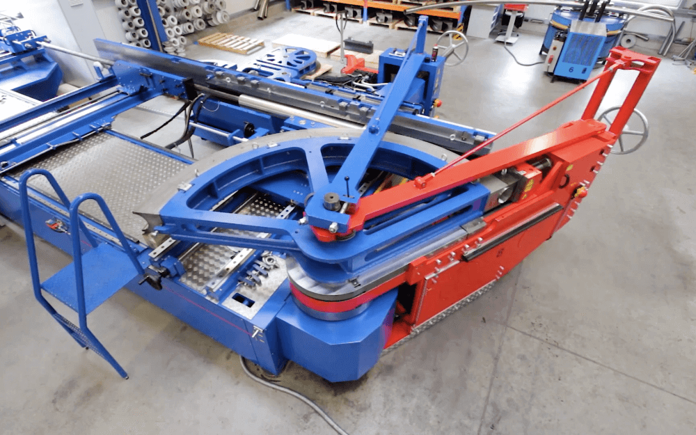 Formowanie łuku rurowego